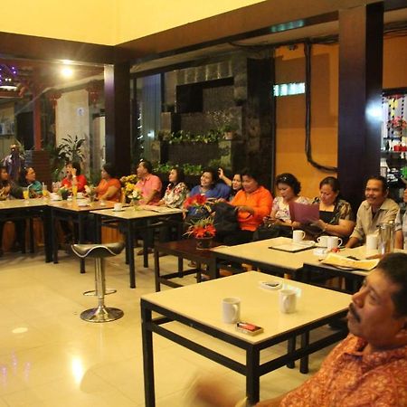 Hotel Sing A Song Pematang Siantar Buitenkant foto