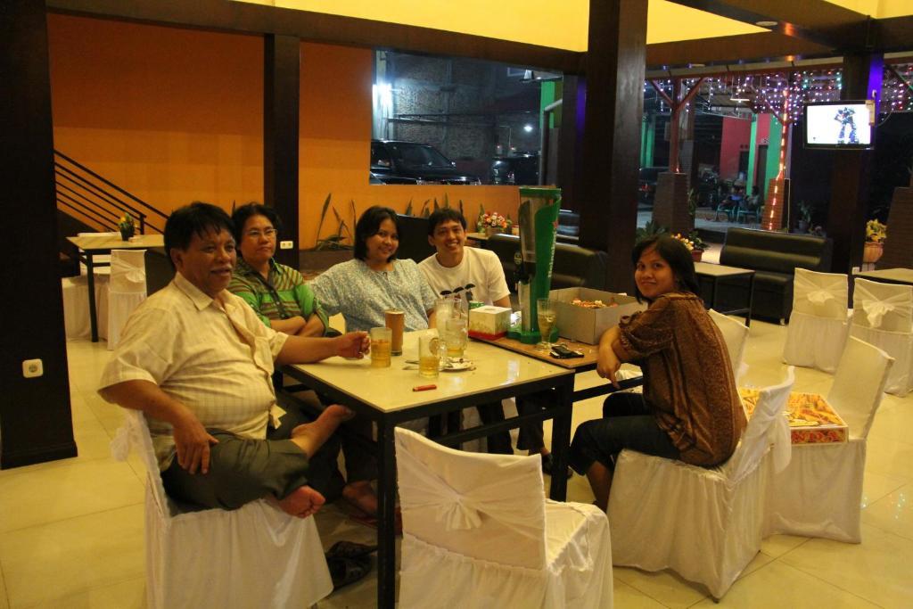 Hotel Sing A Song Pematang Siantar Buitenkant foto